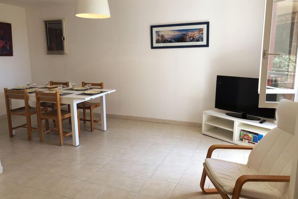 Appartement 60M2 - 2 Chambres A Une Minute Des Plages, Parking Prive Sausset-les-Pins Esterno foto